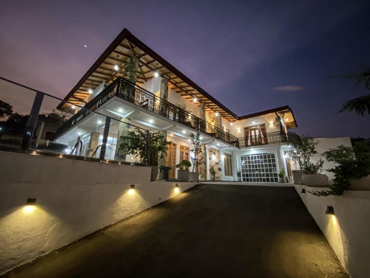 Danisco Leisure Bunglow Kandy Exteriör bild
